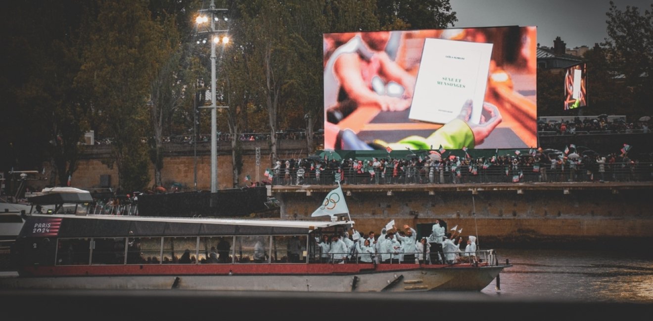 Refugee Olympic Team on the Seine