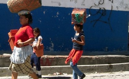 Image - Women in El Salvador